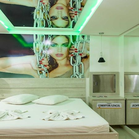 Motel Drive In T - Prolongamento Da Avenida Getulio Vargas Facil Acesso Ao Shopping Patio Chapecó Екстериор снимка