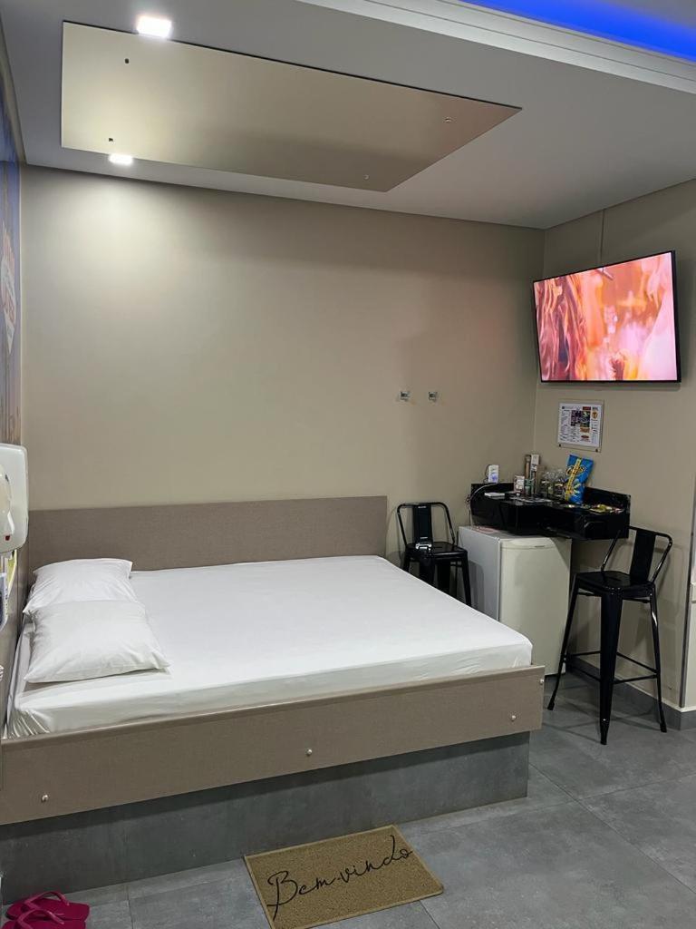 Motel Drive In T - Prolongamento Da Avenida Getulio Vargas Facil Acesso Ao Shopping Patio Chapecó Екстериор снимка