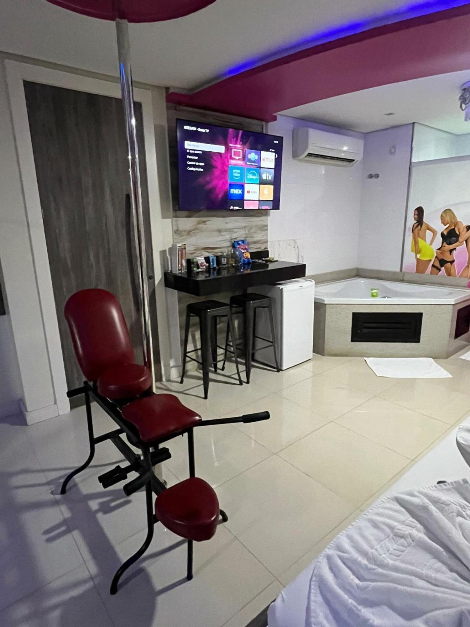 Motel Drive In T - Prolongamento Da Avenida Getulio Vargas Facil Acesso Ao Shopping Patio Chapecó Екстериор снимка